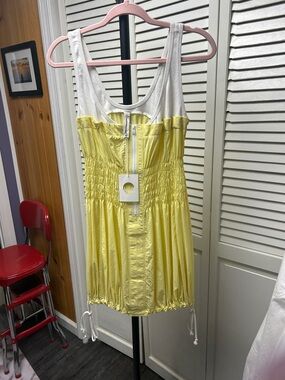 Nwot daily practice Yellow Sundress with White Tank Top Detail